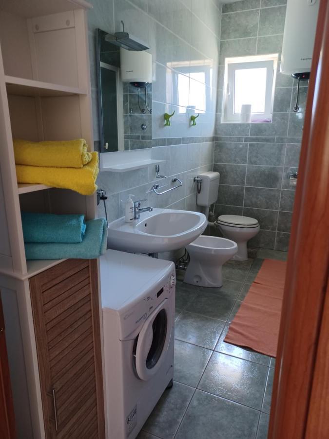 Apartments Ivic 라브 외부 사진